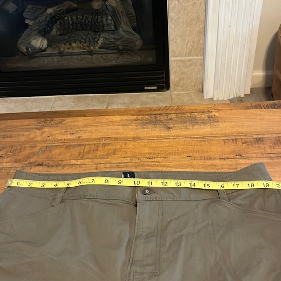 PRANA mens shorts, size 38 - Picture 4 of 5